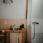 Chalet Roztomilá A Utulná Azzy Na Samotě V Lese.