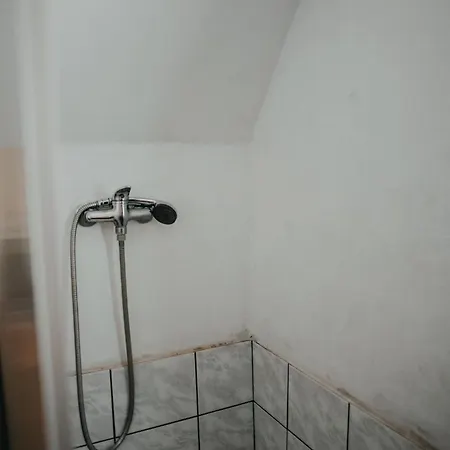 Roztomilá A Utulná Azzy Na Samotě V Lese. * Valašské Klobouky