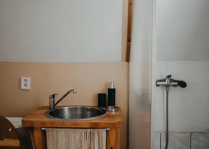 Chalet Roztomila A Utulna Azzy Na Samote V Lese.