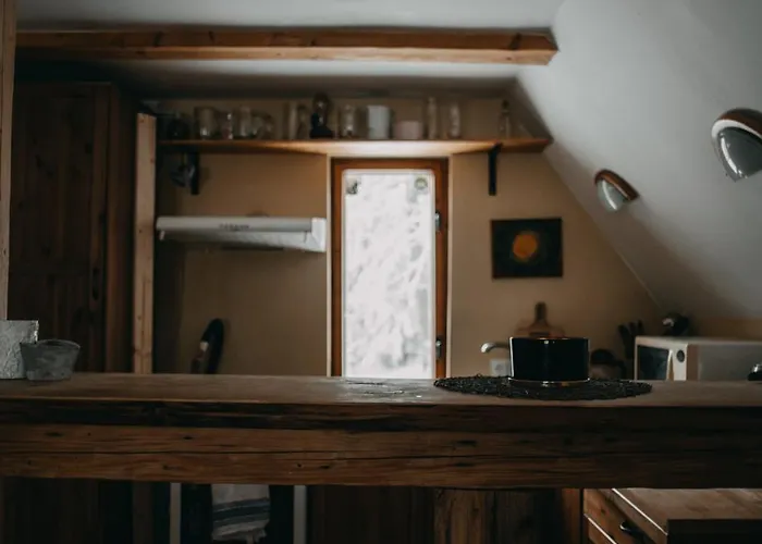 Roztomila A Utulna Azzy Na Samote V Lese. Chalet *